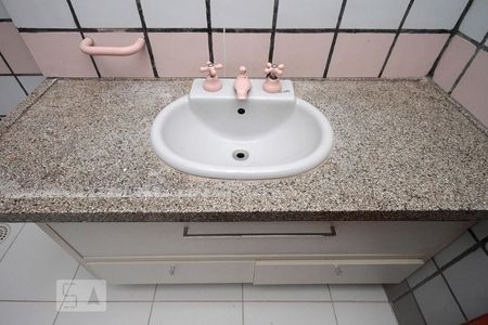 Apartamento para alugar com 92m², 2 quartos e sem vagaBanheiro