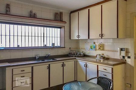 Casa para alugar com 400m², 4 quartos e 4 vagas Casa para alugar com 400m², 4 quartos e 4 vagasCozinha