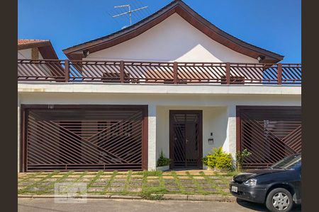 Casa para alugar com 400m², 4 quartos e 4 vagas Casa para alugar com 400m², 4 quartos e 4 vagasFachada da Casa