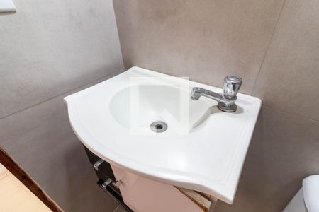 Apartamento à venda com 58m², 2 quartos e 1 vaga Apartamento à venda com 58m², 2 quartos e 1 vagaBanheiro