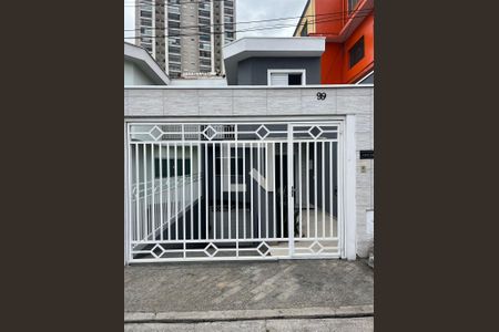 Casa para alugar com 215m², 3 quartos e 4 vagasFachada