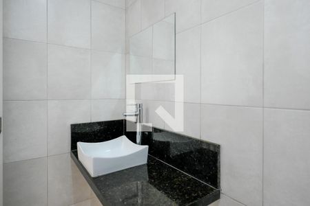 Casa para alugar com 215m², 3 quartos e 4 vagasBanheiro Social