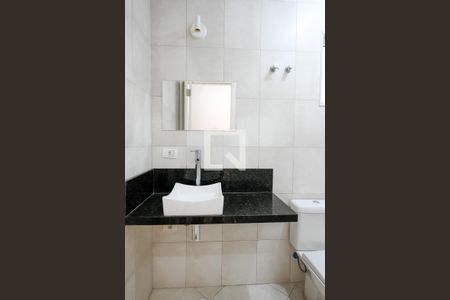 Casa para alugar com 215m², 3 quartos e 4 vagasBanheiro Social