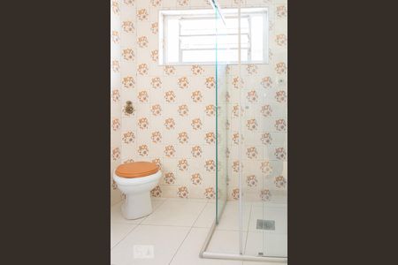 Casa à venda com 200m², 3 quartos e 4 vagasBanheiro do Quarto 1