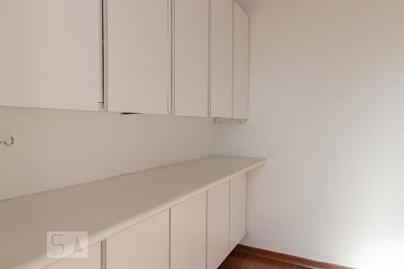 Apartamento para alugar com 80m², 2 quartos e 1 vaga Apartamento para alugar com 80m², 2 quartos e 1 vagaDetalhe da Area de Serviço