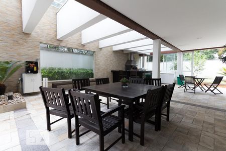 Apartamento à venda com 80m², 2 quartos e 2 vagasChurrasqueira