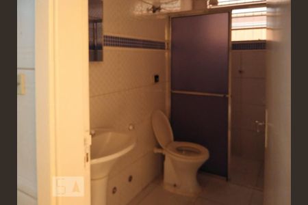 Banheiro de casa à venda com 2 quartos, 150m² em Cipava, Osasco