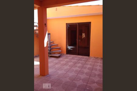 Quintal  de casa à venda com 2 quartos, 150m² em Cipava, Osasco