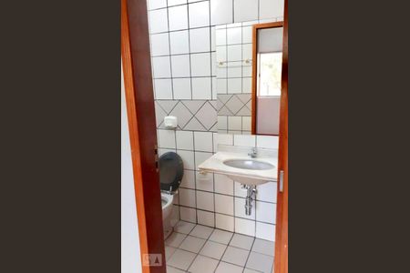 Apartamento para alugar com 80m², 2 quartos e 1 vaga Apartamento para alugar com 80m², 2 quartos e 1 vagaBanheiro da Suíte