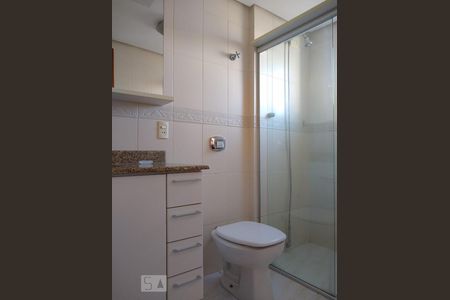 Banheiro de apartamento à venda com 3 quartos, 94m² em Santana, Porto Alegre