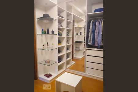 Closet de casa de condomínio à venda com 4 quartos, 334m² em Ipanema, Porto Alegre