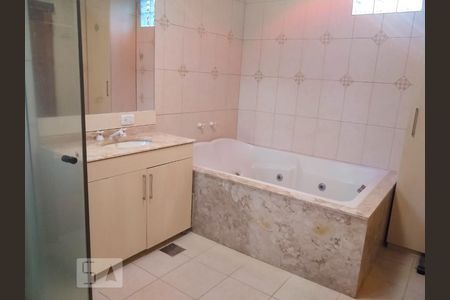 Casa de condomínio à venda com 334m², 4 quartos e 2 vagasBanheiro