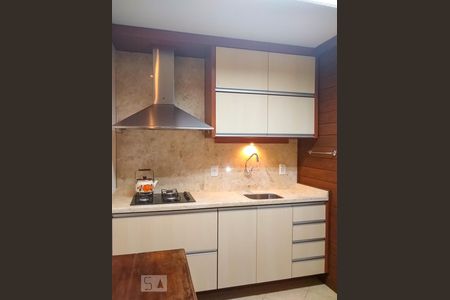Casa de condomínio à venda com 334m², 4 quartos e 2 vagasCozinha