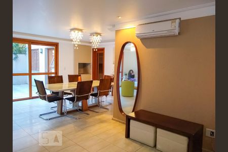 Sala de casa de condomínio à venda com 4 quartos, 334m² em Ipanema, Porto Alegre