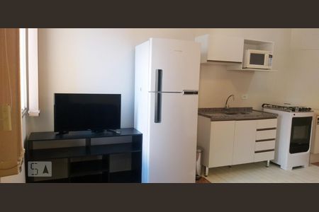 Sala e cozinha de apartamento para alugar com 1 quarto, 40m² em Pinheiros, São Paulo