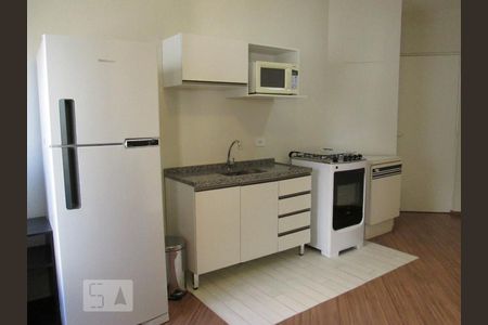 Cozinha de apartamento para alugar com 1 quarto, 40m² em Pinheiros, São Paulo