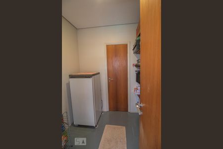 Apartamento à venda com 160m², 3 quartos e 3 vagas Apartamento à venda com 160m², 3 quartos e 3 vagasÁrea de Serviço