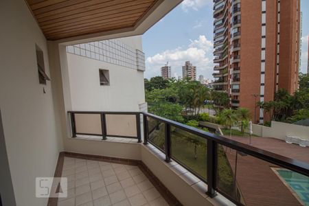 Apartamento à venda com 160m², 3 quartos e 3 vagas Apartamento à venda com 160m², 3 quartos e 3 vagasVaranda do Quarto 2