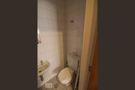 Apartamento à venda com 160m², 3 quartos e 3 vagas Apartamento à venda com 160m², 3 quartos e 3 vagasBanheiro de Serviço