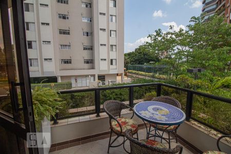 varanda de apartamento à venda com 3 quartos, 160m² em Campo Belo, São Paulo