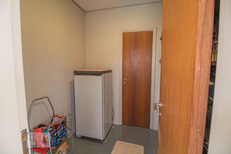 Apartamento à venda com 160m², 3 quartos e 3 vagas Apartamento à venda com 160m², 3 quartos e 3 vagasÁrea de Serviço