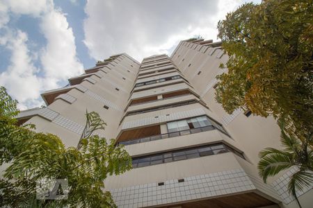 Apartamento à venda com 160m², 3 quartos e 3 vagas Apartamento à venda com 160m², 3 quartos e 3 vagasFachada