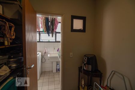 Apartamento à venda com 160m², 3 quartos e 3 vagas Apartamento à venda com 160m², 3 quartos e 3 vagasBanheiro de Serviço