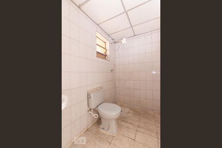 Banheiro  de apartamento à venda com 2 quartos, 57m² em Conjunto Residencial José Bonifácio, São Paulo