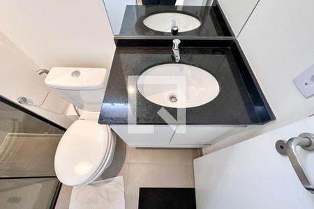 Banheiro de kitnet/studio para alugar com 1 quarto, 30m² em Bom Retiro, São Paulo