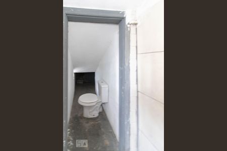 Casa para alugar com 34m², 1 quarto e sem vaga Casa para alugar com 34m², 1 quarto e sem vagaBanheiro