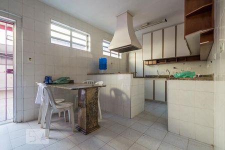 Casa à venda com 250m², 4 quartos e 5 vagasCozinha