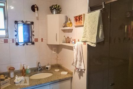 Banheiro de apartamento à venda com 3 quartos, 100m² em Vila Monumento, São Paulo