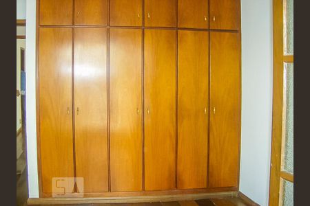 Casa à venda com 220m², 3 quartos e 4 vagas Casa à venda com 220m², 3 quartos e 4 vagasQuarto 3