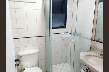 Banheiro de kitnet/studio para alugar com 1 quarto, 27m² em Vila Monte Alegre, São Paulo