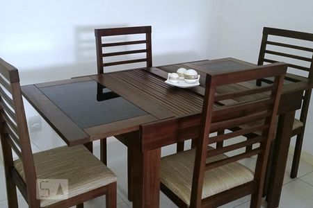 Sala de apartamento para alugar com 2 quartos, 68m² em Barra da Tijuca, Rio de Janeiro