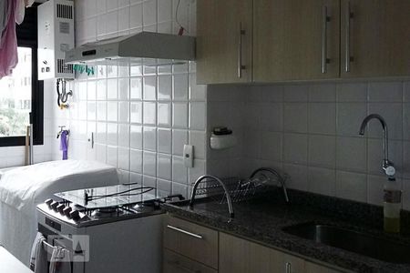 Cozinha/Área de serviço de apartamento para alugar com 2 quartos, 68m² em Barra da Tijuca, Rio de Janeiro