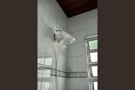 Casa à venda com 142m², 2 quartos e 2 vagasChuveiro