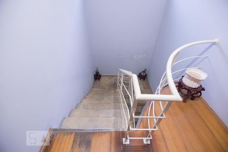 Casa para alugar com 390m², 5 quartos e 1 vagaEscada