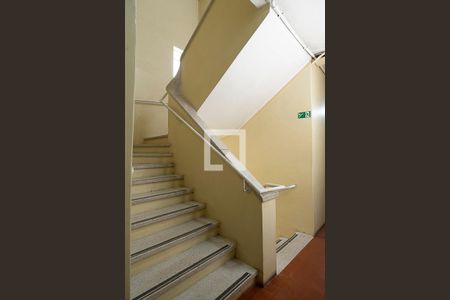 Corredor de apartamento para alugar com 1 quarto, 43m² em Menino Deus, Porto Alegre