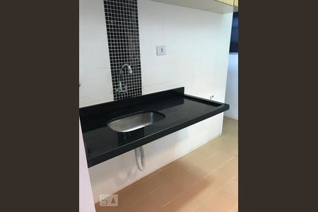Cozinha de apartamento para alugar com 2 quartos, 60m² em Sumarezinho, São Paulo