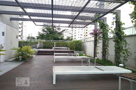 Studio à venda com 32m², 1 quarto e 1 vaga Studio à venda com 32m², 1 quarto e 1 vagaÁrea comum - Piscina