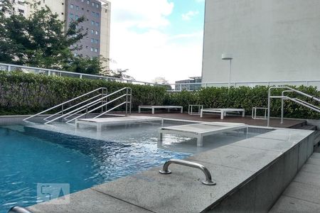 Studio à venda com 32m², 1 quarto e 1 vaga Studio à venda com 32m², 1 quarto e 1 vagaÁrea comum - Piscina