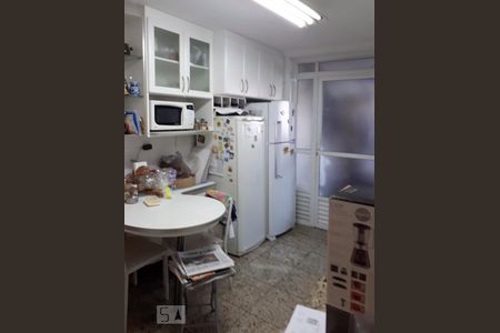 Apartamento à venda com 220m², 4 quartos e sem vagaCozinha