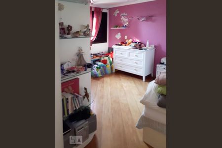 Quarto Suíte 3 de apartamento à venda com 4 quartos, 220m² em Vila Pompéia, São Paulo