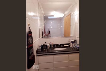 Banheiro de apartamento à venda com 4 quartos, 220m² em Vila Pompéia, São Paulo