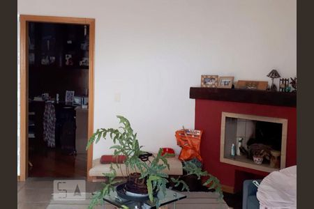 Apartamento à venda com 220m², 4 quartos e sem vagaLareira