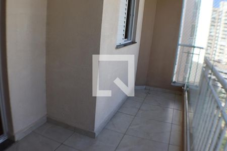 Sacada de apartamento para alugar com 3 quartos, 80m² em Jardim Tupanci, Barueri