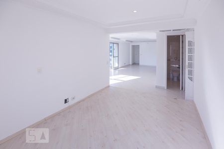 Apartamento à venda com 121m², 3 quartos e 2 vagas Apartamento à venda com 121m², 3 quartos e 2 vagasSala de TV