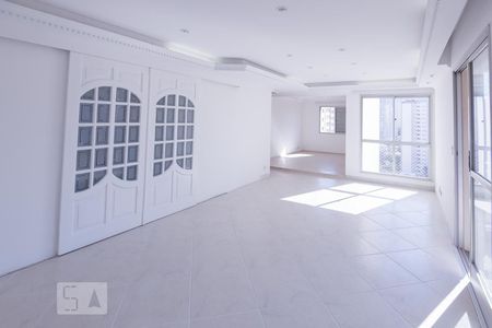Apartamento à venda com 121m², 3 quartos e 2 vagas Apartamento à venda com 121m², 3 quartos e 2 vagasSala