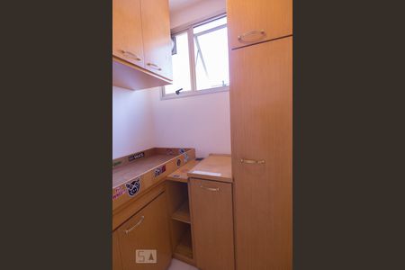 Apartamento à venda com 121m², 3 quartos e 2 vagas Apartamento à venda com 121m², 3 quartos e 2 vagasQuarto de Serviço